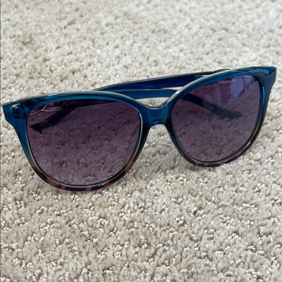 Accessories - Stylish Blue Sunglasses